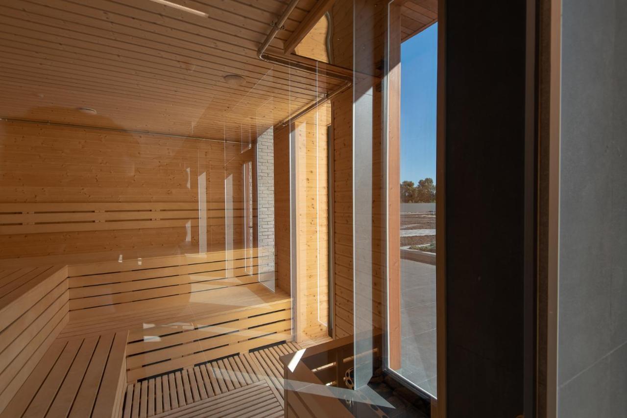 Shambala Wellness Club Hotel Rozhny Exterior photo